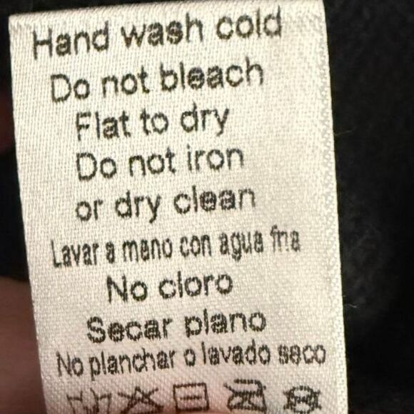 GeeGee Black V-Neck Lightweight Sweater, NWOT! Size 1XL - Picture 7 of 7